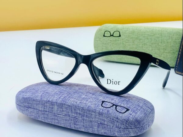 DIOR